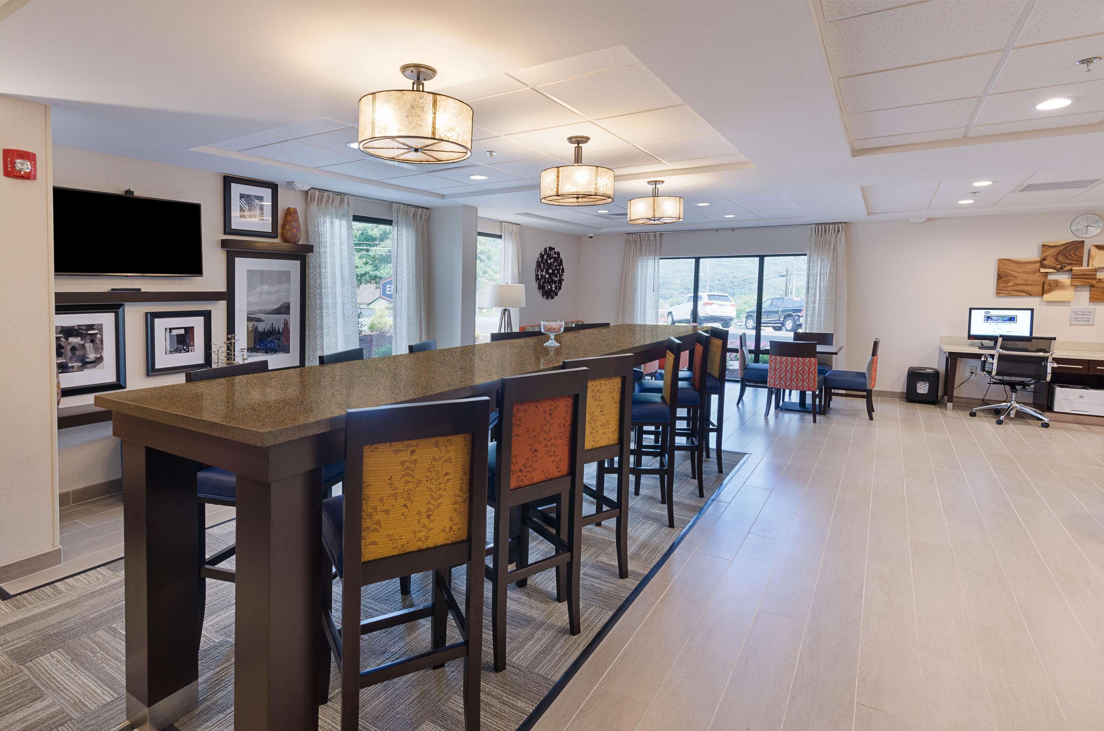 Hampton Inn Covington Va Extérieur photo