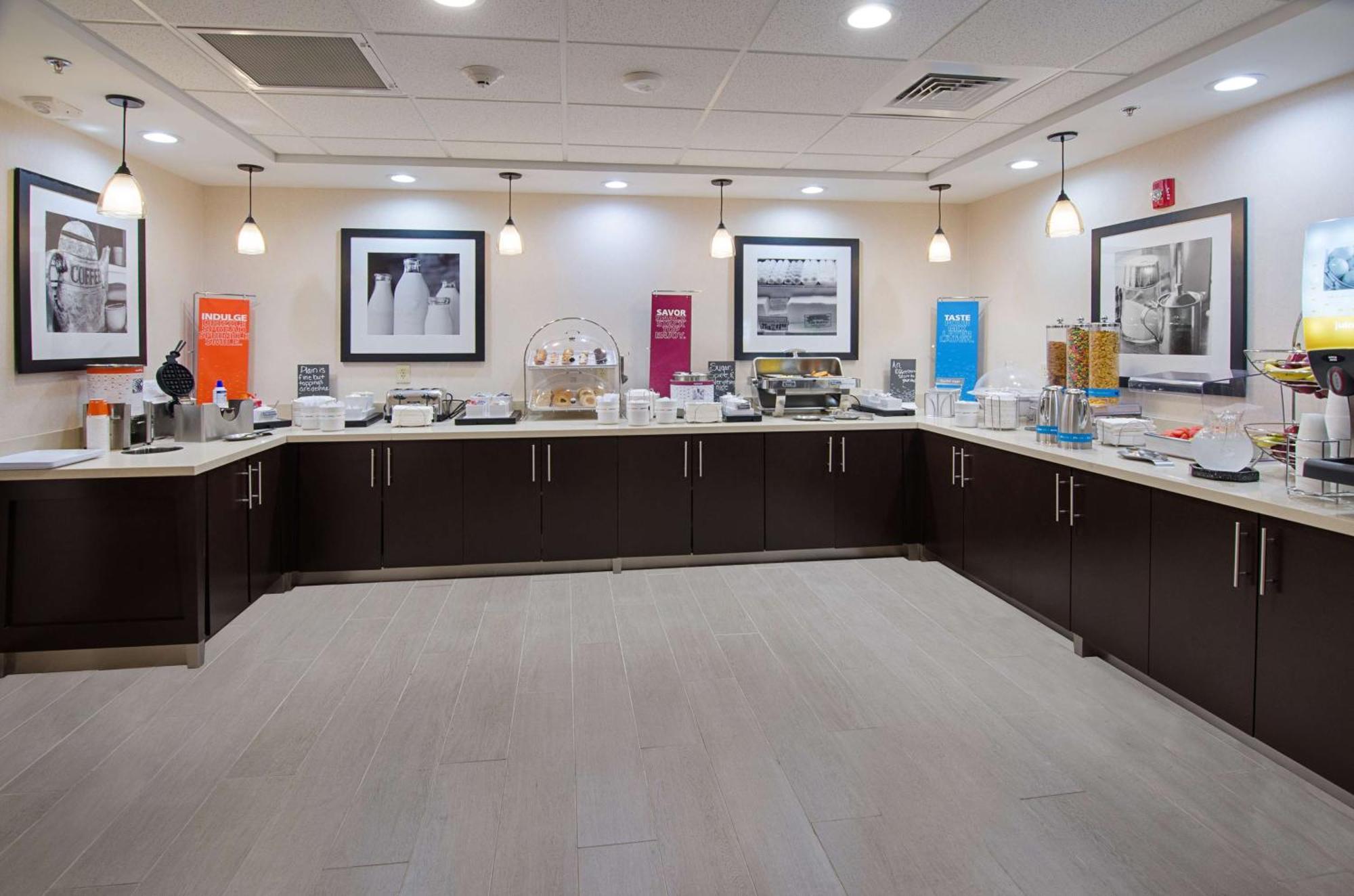 Hampton Inn Covington Va Extérieur photo