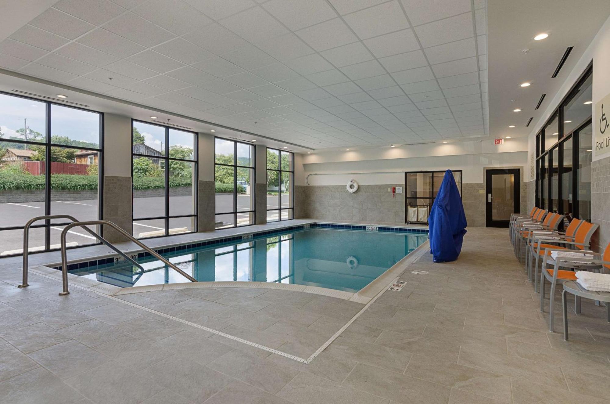 Hampton Inn Covington Va Extérieur photo